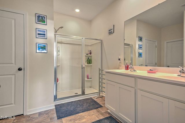 5031 Wildlife Circle, Piney Flats, TN 37686
