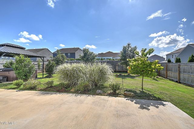 5031 Wildlife Circle, Piney Flats, TN 37686