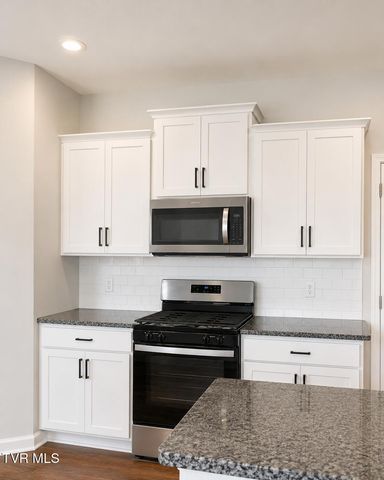 5031 Wildlife Circle, Piney Flats, TN 37686
