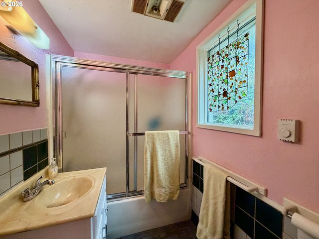 589 RIVINGTON St, Astoria, OR 97103