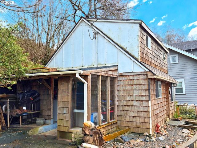 589 RIVINGTON St, Astoria, OR 97103