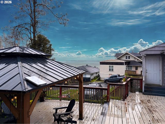 589 RIVINGTON St, Astoria, OR 97103