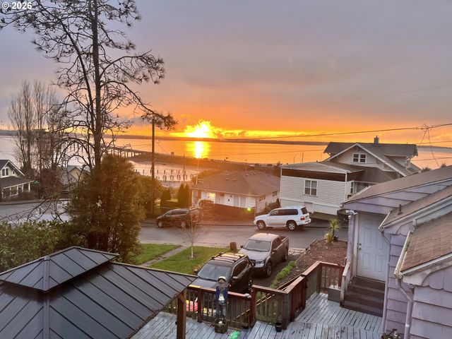 589 RIVINGTON St, Astoria, OR 97103