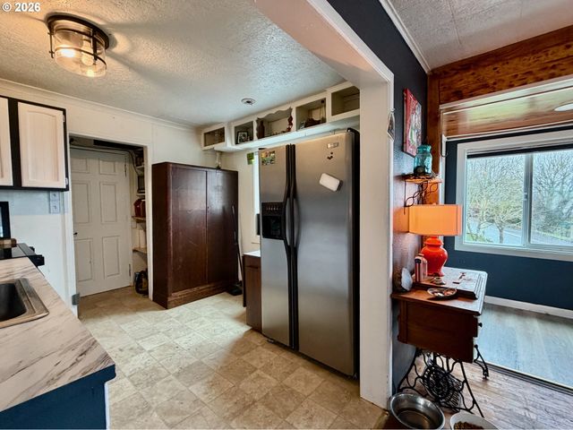 589 RIVINGTON St, Astoria, OR 97103