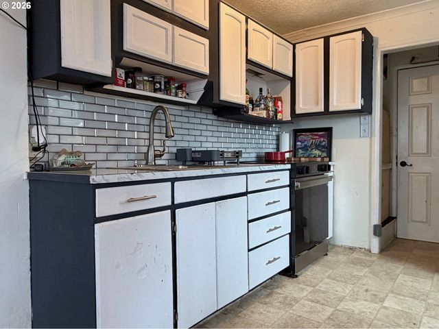 589 RIVINGTON St, Astoria, OR 97103