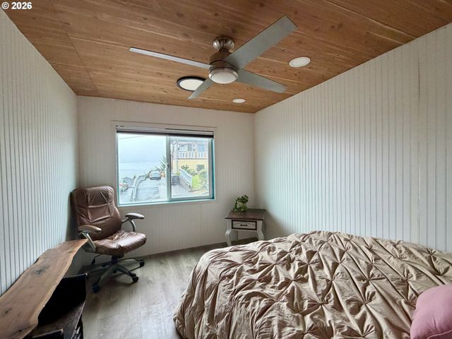 589 RIVINGTON St, Astoria, OR 97103