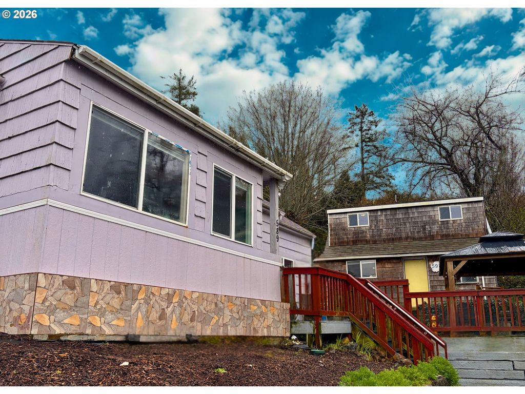 589 RIVINGTON St, Astoria, OR 97103