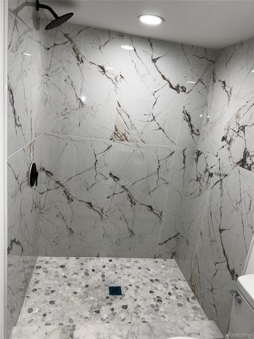 31032 Manhattan Street, St. Clair Shores, MI 48082