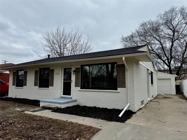 31032 Manhattan Street, St. Clair Shores, MI 48082