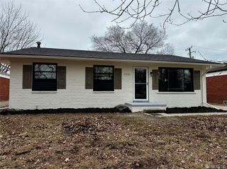 31032 Manhattan Street, St. Clair Shores, MI 48082