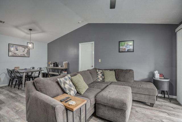 50 Creekwood Drive, 11, Wilder, KY 41071