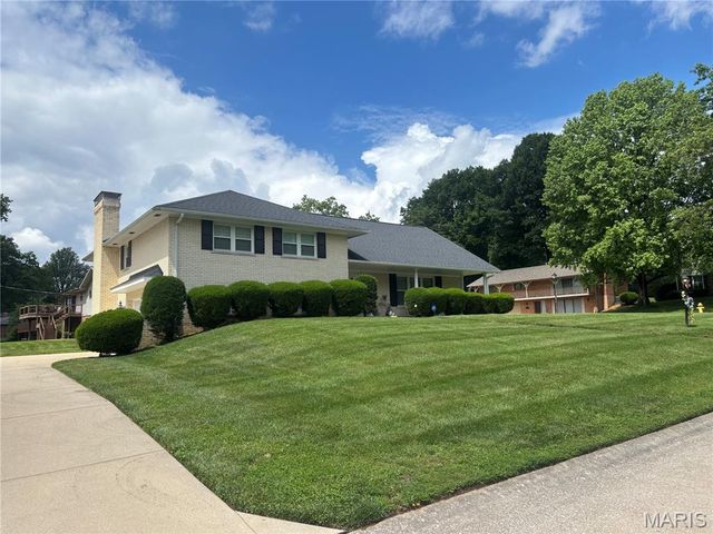 33 Fawnlily Drive, Belleville, IL 62221