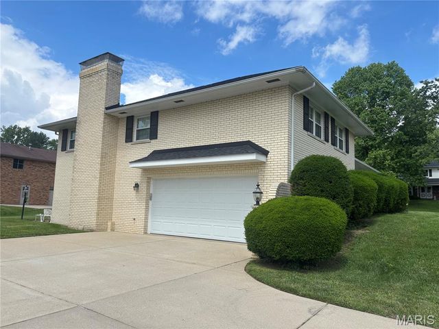 33 Fawnlily Drive, Belleville, IL 62221