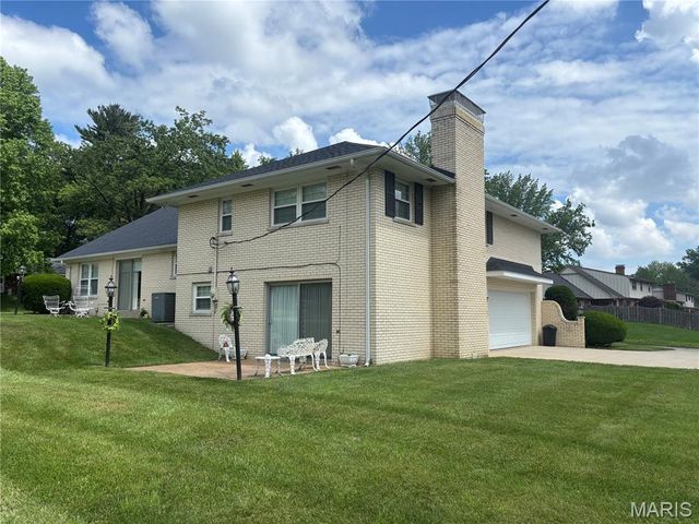 33 Fawnlily Drive, Belleville, IL 62221