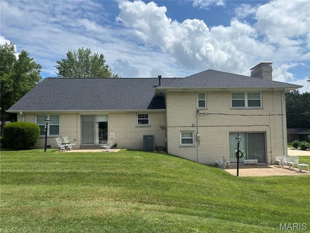 33 Fawnlily Drive, Belleville, IL 62221