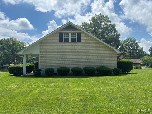 33 Fawnlily Drive, Belleville, IL 62221