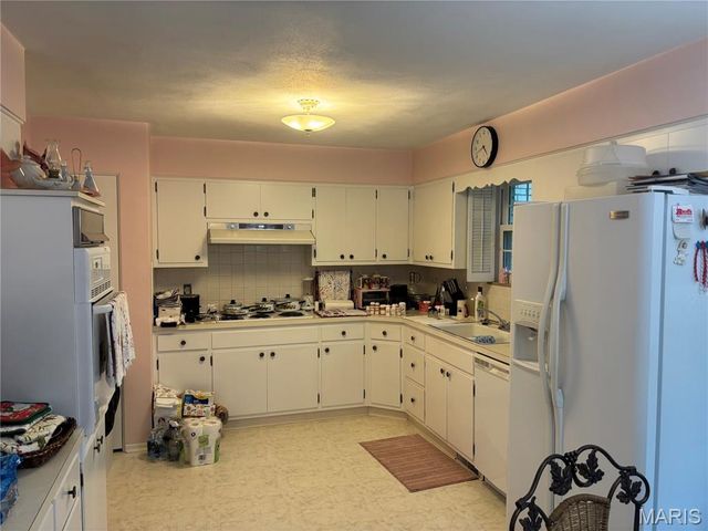 33 Fawnlily Drive, Belleville, IL 62221
