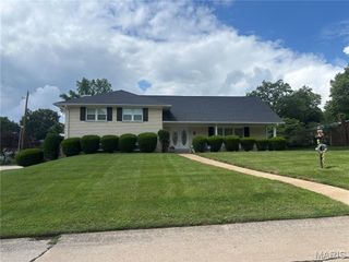 33 Fawnlily Drive, Belleville, IL 62221