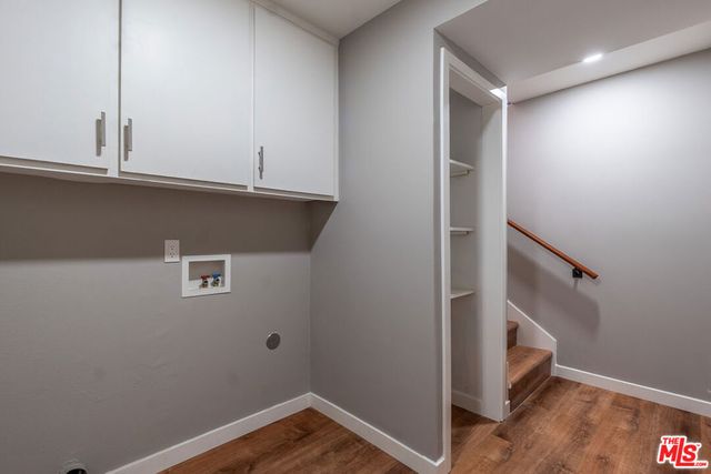 20454 W Strathern Street, Winnetka, CA 91306
