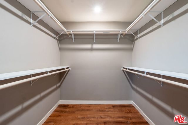 20454 W Strathern Street, Winnetka, CA 91306