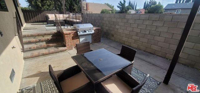 20454 W Strathern Street, Winnetka, CA 91306
