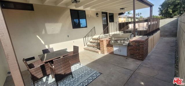 20454 W Strathern Street, Winnetka, CA 91306