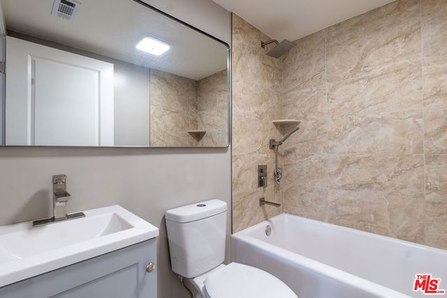 20454 W Strathern Street, Winnetka, CA 91306