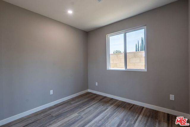 20454 W Strathern Street, Winnetka, CA 91306