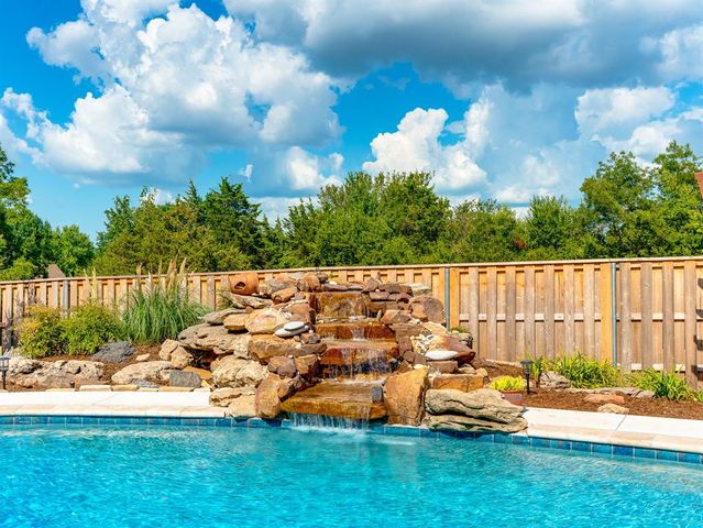 1404 Charles Drive, Shawnee, OK 74804