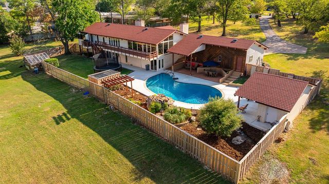 1404 Charles Drive, Shawnee, OK 74804