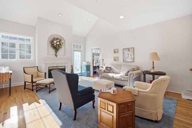 1 Aspen Dr 1, Wilbraham, MA 01095