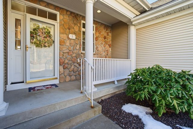 1 Aspen Dr 1, Wilbraham, MA 01095