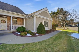 1 Aspen Dr 1, Wilbraham, MA 01095