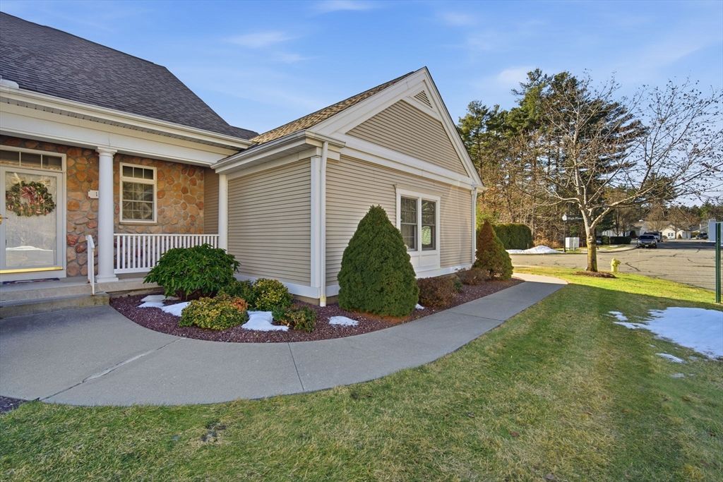 1 Aspen Dr 1, Wilbraham, MA 01095