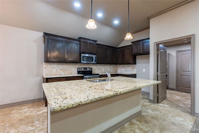 119 Comanche Drive, Greenville, TX 75402