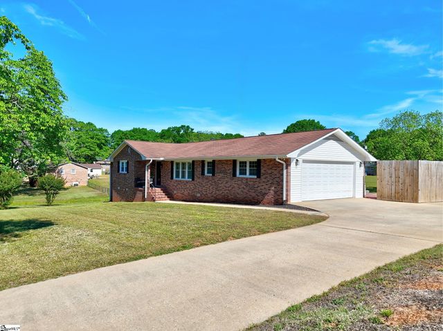 105 Lowry Road, Anderson, SC 29621
