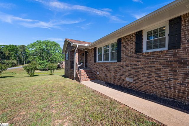 105 Lowry Road, Anderson, SC 29621
