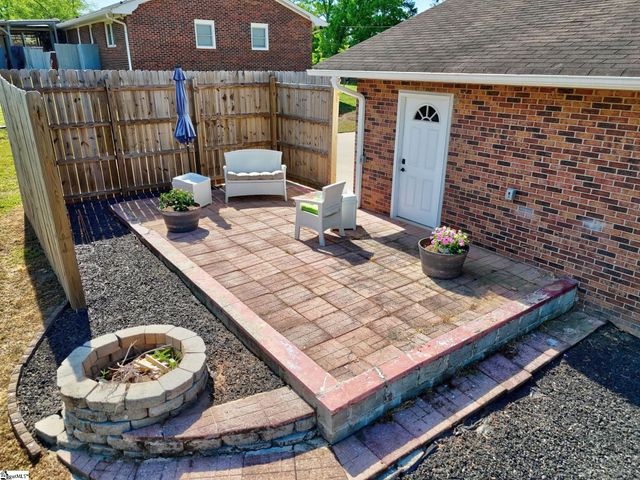 105 Lowry Road, Anderson, SC 29621