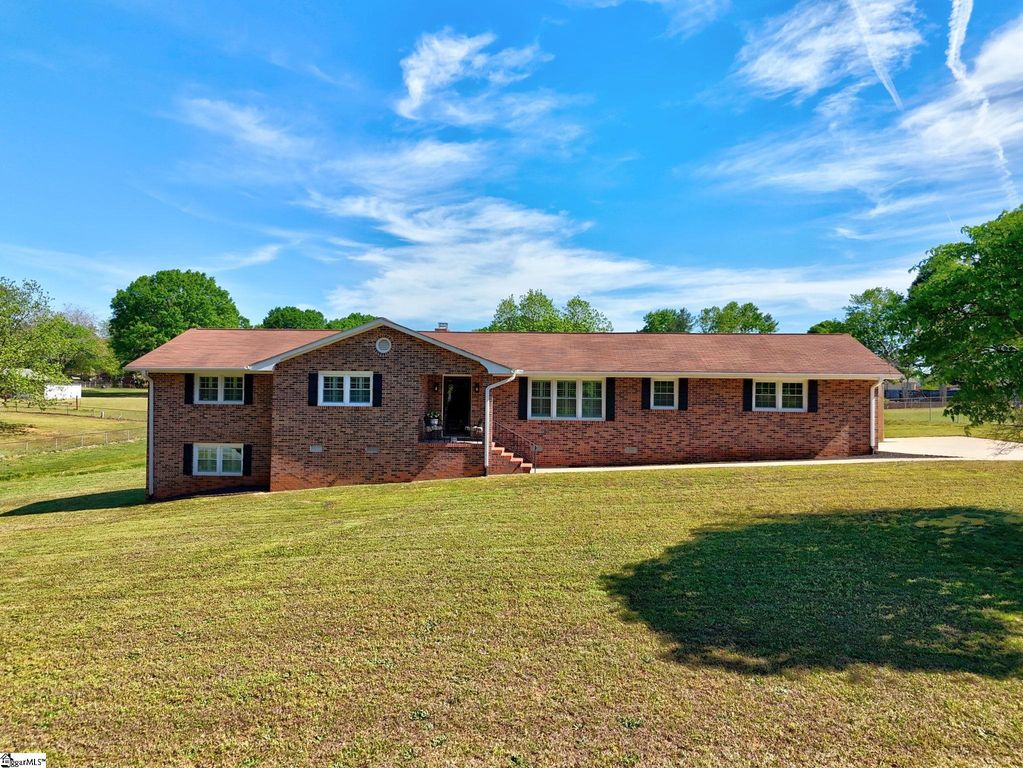 105 Lowry Road, Anderson, SC 29621