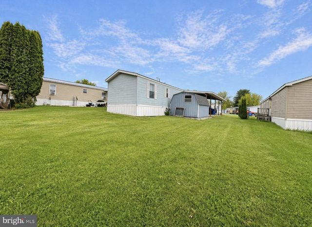 352 WESTWOOD DR, York, PA 17404