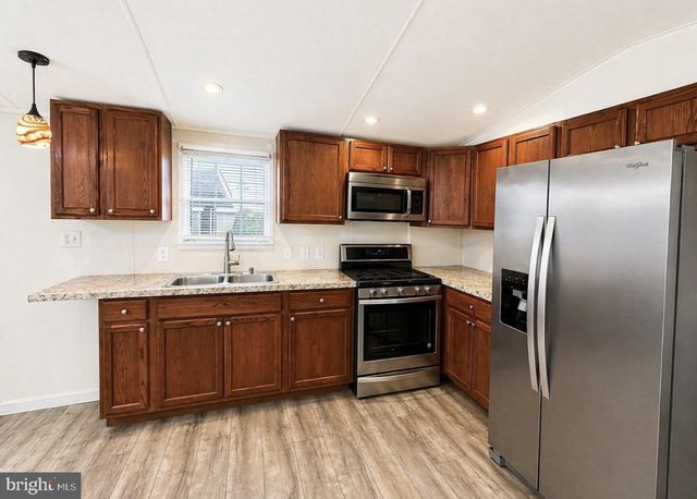 352 WESTWOOD DR, York, PA 17404