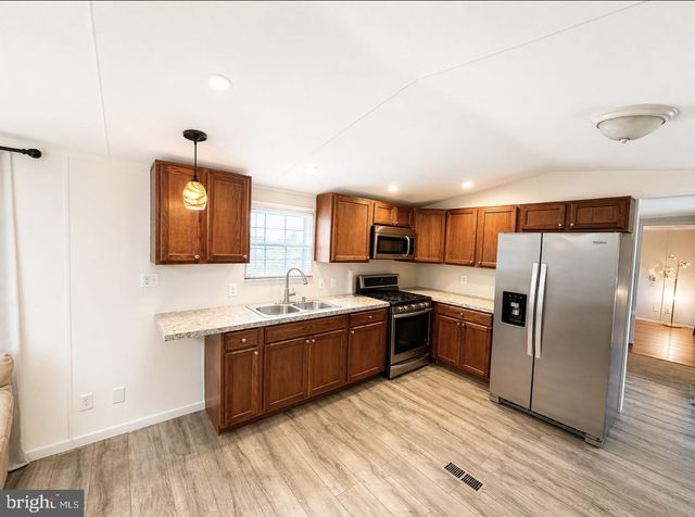 352 WESTWOOD DR, York, PA 17404