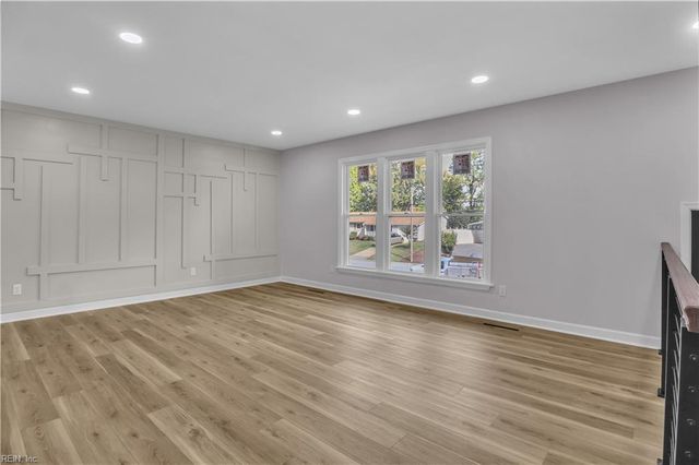 91 W Rexford DR, Newport News, VA 23608