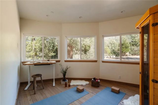 721 Chillon Drive, Crestline, CA 92325