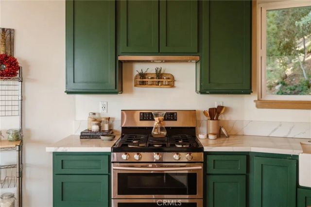 721 Chillon Drive, Crestline, CA 92325