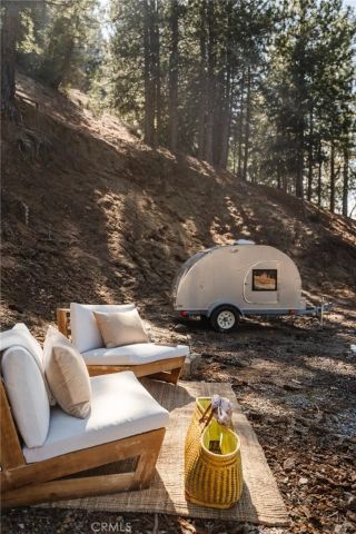 721 Chillon Drive, Crestline, CA 92325