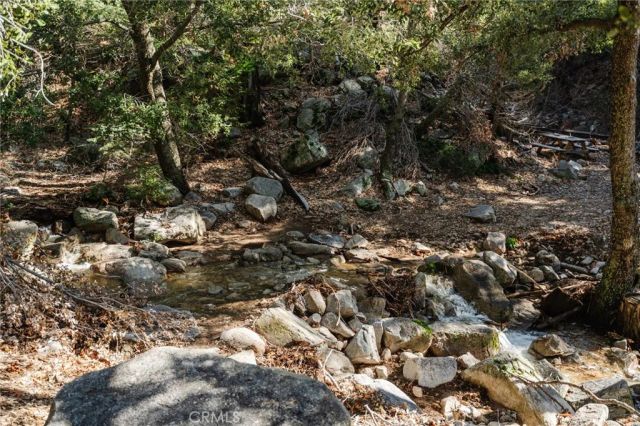 721 Chillon Drive, Crestline, CA 92325