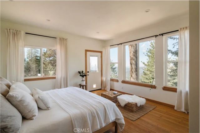 721 Chillon Drive, Crestline, CA 92325