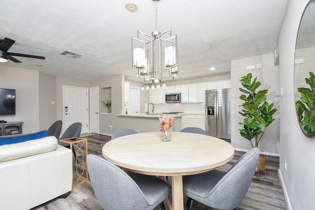 8051 Bay Branch Drive 112, The Woodlands, TX 77382