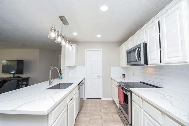 8051 Bay Branch Drive 112, The Woodlands, TX 77382